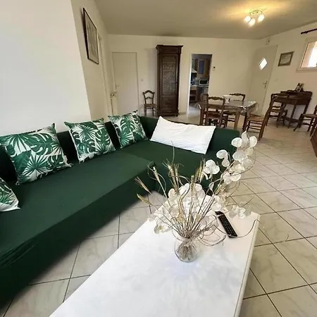 Holiday home L'allee Des Charmes